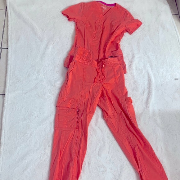 Beyond scrubs. Bright peach - Picture 1 of 1